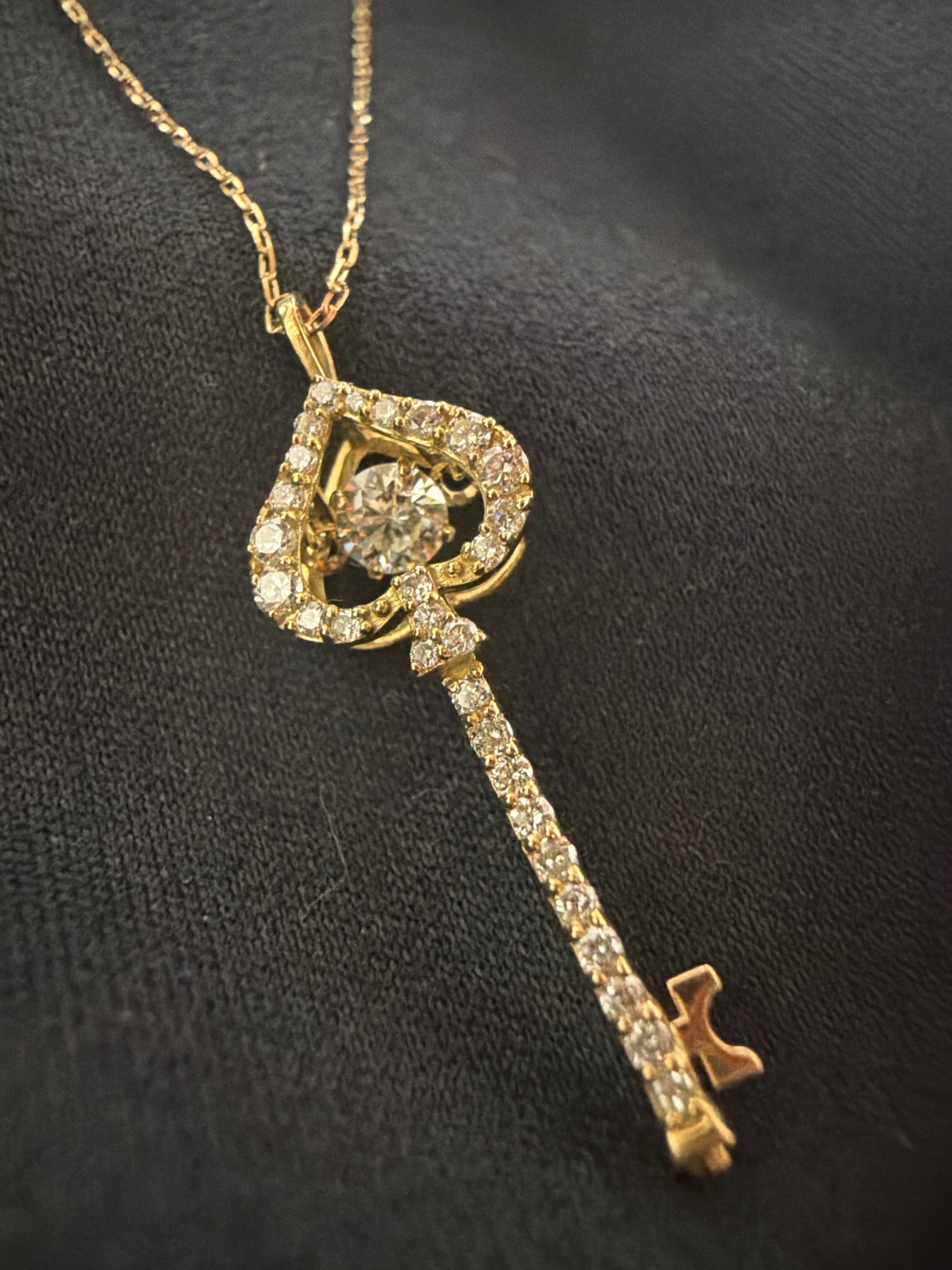 N4523 Necklace K18 1.48g Dancing Diamond 0.23ct Key Motif 45cm Adjustable